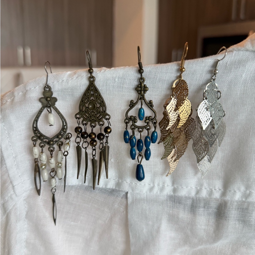 5 pairs of Earrings